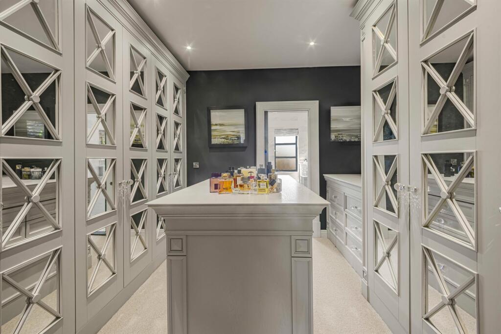 5 bedroom detached house for sale in Alan Drive, Hale, WA15